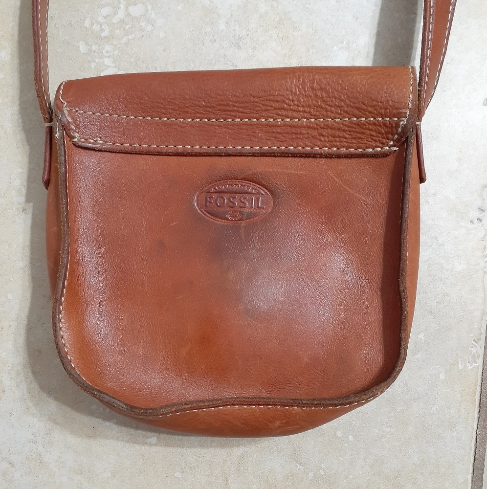 SOLD Leather FOSSIL ~FREE w/ 2+ Bundle ! ✨❤ - Picture 2 of 6